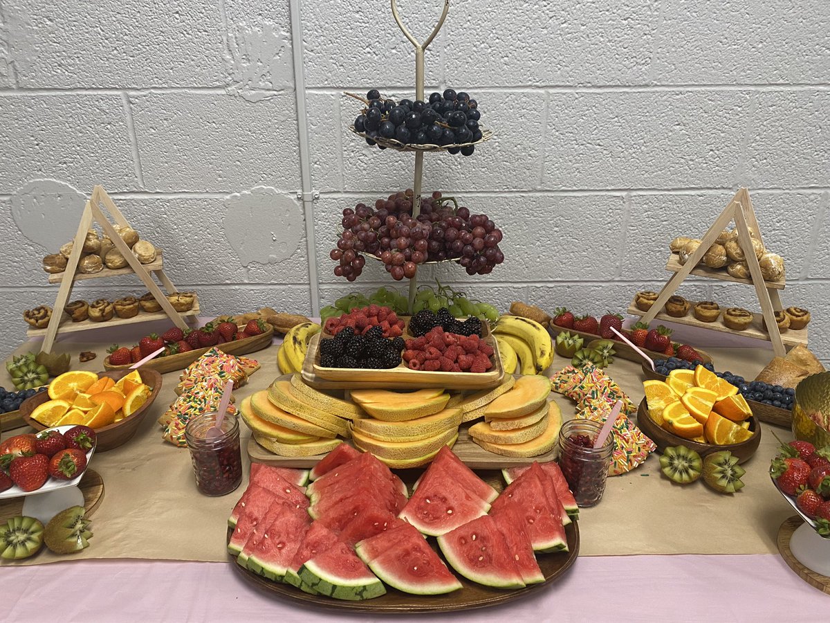 Our counselor loves doing charcuterie! And today she went all out for our teachers and staff! ❤️
<a href="/SaisdC/">SAISDCounselors</a> <a href="/SanAngeloISD/">San Angelo ISD</a> #differencemaker