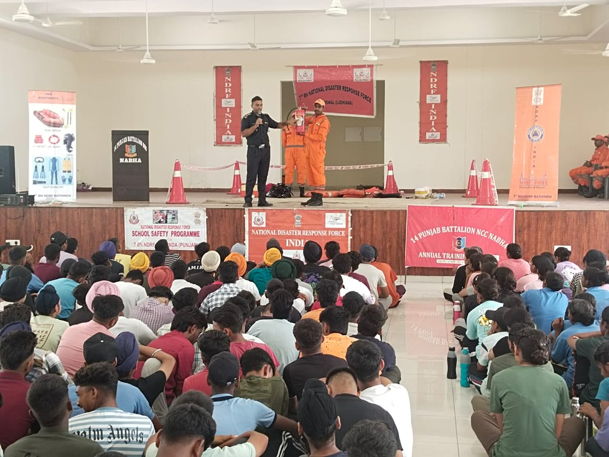 07NDRF's tweet photo. #Team7BnNDRF conducted lecture cum demonstration at Govt. College, Roshanwala, Sangrur (PB).
Topics Covered
FWR Rescue Techniques
CPR
Bandage
Bleeding Control
Splinting 
Dos &amp; Don'ts during Earthquake
Precautions during Heat Waves
@ndrfhq @atulkarwal
@ndmaindia @Cmopb
@pib_india https://t.co/tIFE9LlW25
