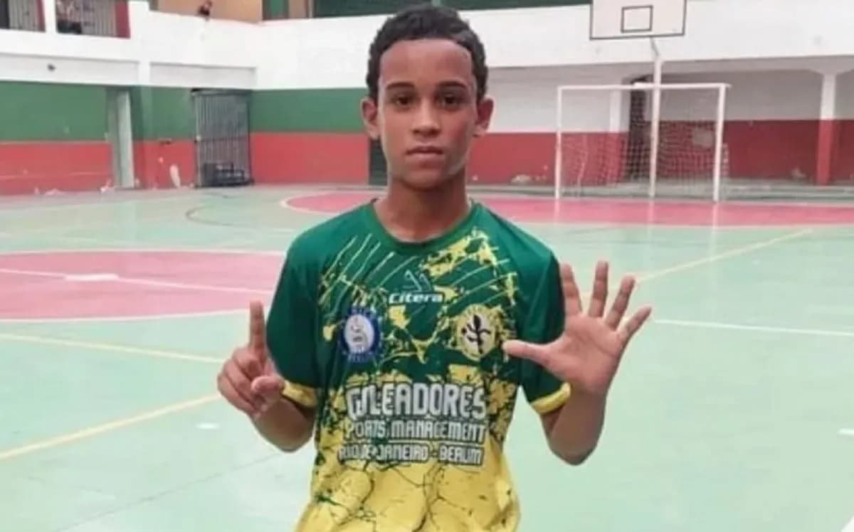 ligacomunarmy's tweet photo. Nossa total solidariedade aos familiares e amigos de Thiago Menezes Flausino, jovem preto de 13 anos  brutalmente assassinado pela polícia racista, truculenta e genocida que é a do Estado do Rio de Janeiro. 
 
#JustiçaParaThiago #ChegaDeViolênciaPolicial #LutoPelasCrianças https://t.co/OdCs0v7NJx