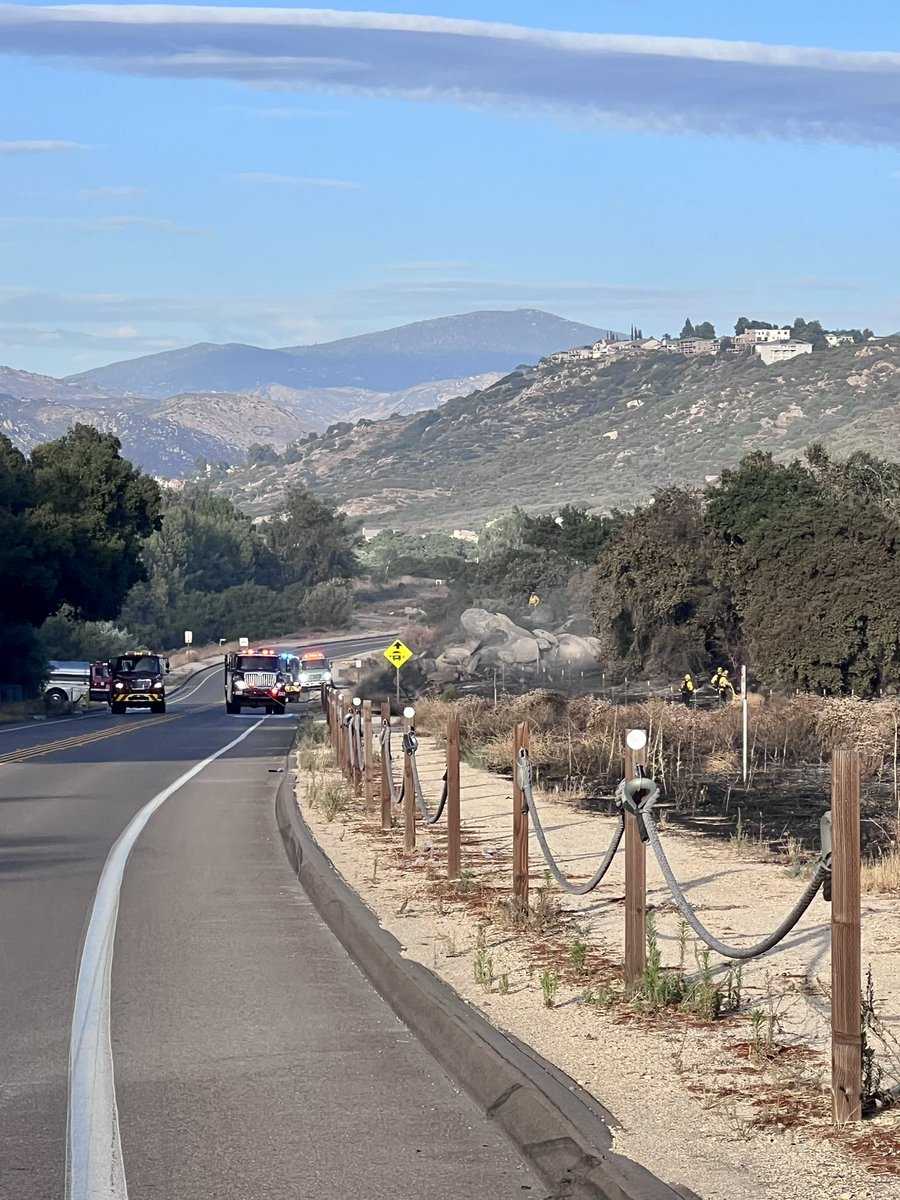 #BunnieFire in Ramona [update] The fire is 184 acres and 20% contained.