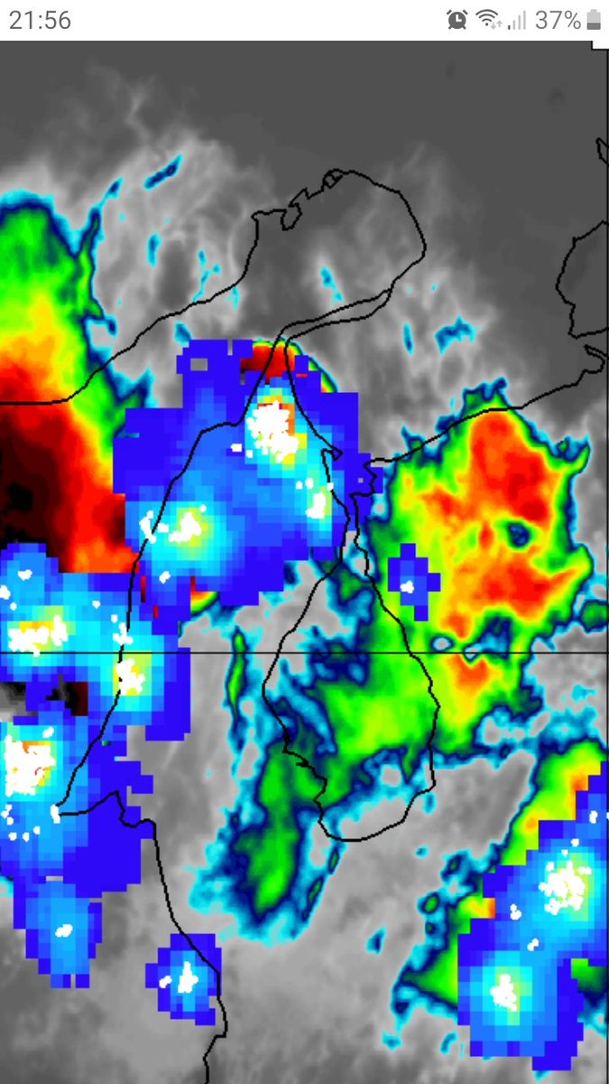 MeteoZuliaReal's tweet photo. ⚠️🚨#Actualizacion #CondicionesdelTiempo en #Zulia #09Ago2023 22:00 HLV
Se activan convecciones con actividad eléctrica y #lluvias fuertes desde #Guajira hasta #Perija lluvias moderadas en #Maracaibo y puertos de altagracia, actividad eléctrica y #lluvias al este de Ciudad Ojeda https://t.co/QlzETwUJ4Y