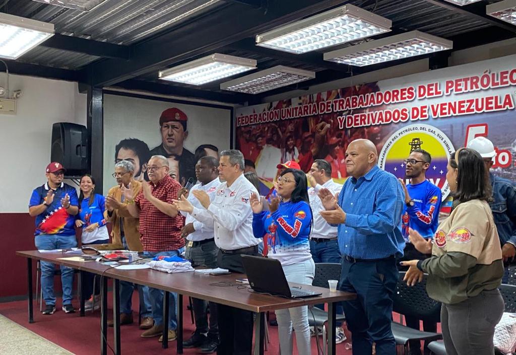 Mtulio21's tweet photo. 09/08/2023 La @FUNTTBCCAC_VE junto a la juventud obrera de la @Cbst a su encuentro Nacional. Son ellos la vanguardia de la revolución, y la nueva generación patriota resteado con el presidente @NicolasMaduro

Rafael correa 
Miguel Cabrera 
Tarek
Amantes
CICPC
Namibia
#ULTIMAHORA https://t.co/qZ15LCvdWu
