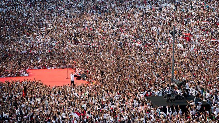 PEOPLE POWER yg sesungguhnya

Kekuatan yg TOTALITAS mengantarkan anak kandung rakyat jadi Nahkoda Negeri ini, lalu mengawalnya hingga TUNTAS

People Power itu tidak muncul setiap saat, krn rakyatnya SIBUK BEKERJA bukan PEMALAS yg mengharapkan Amplop + NASBUNG

#SayaBersamaJokowi