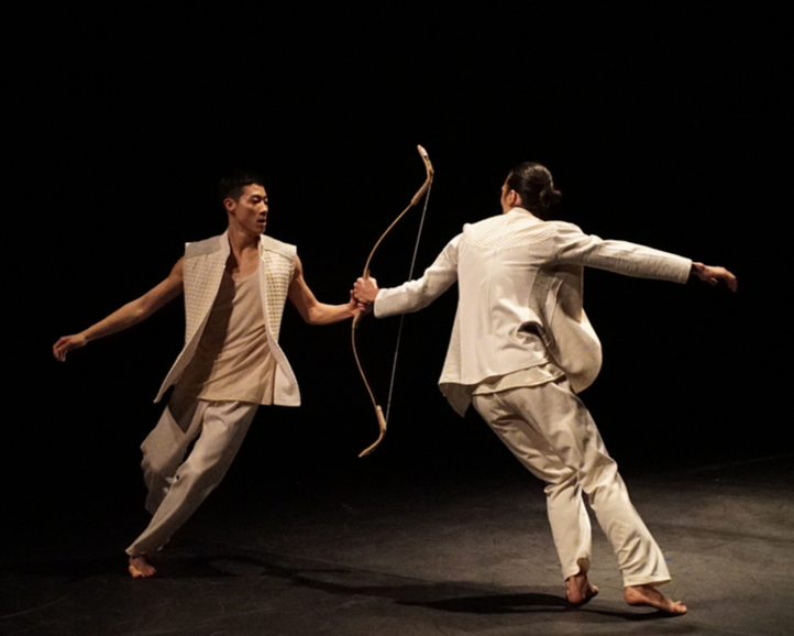 Lotusartsmgmt's tweet photo. 🏹🖤 In Bereishit Dance Company's work BOW, two male dancers recreate the act of making and firing a bow, turning these actions into an austere confrontation with oneself, and at times developing into a waltz spiraling forward through repetition. 🏹🖤 https://t.co/hAGNi9FG1P