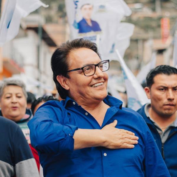 🚨| ÚLTIMA HORA: Hombres armados atacan en este momento las oficinas de campaña de "Construye Ecuador" el partido de Derecha del recién asesinado Fernando Villavicencio en Quito, capital de Ecuador. ¡El Presidente Gillermo Lasso debe accionar contra los delincuentes ya mismo!