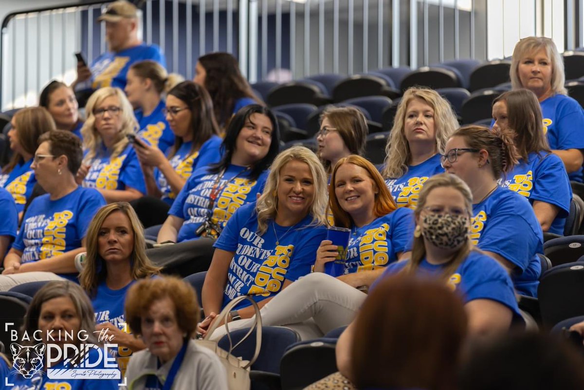 scarletfsmith's tweet photo. Opening Day with Ron Clark!  #MCSUnited #YouBetterLive #BeARunner 🔵🟡 https://t.co/JwlKIFOkBV