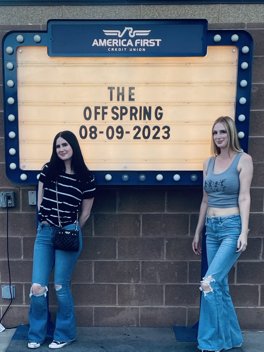 🌹💀 tweet media