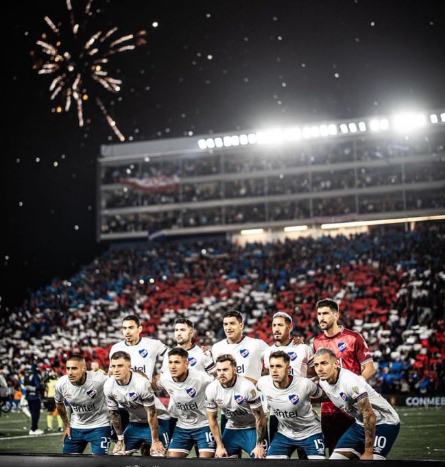 2en4dias's tweet photo. Un día normal, Todo URUGUAY, pendiente del CLUB NACIONAL DE FOOTBALL 🔵⚪️🔴

#ElClubGigante 👊🏻 https://t.co/17SfZUNW7i