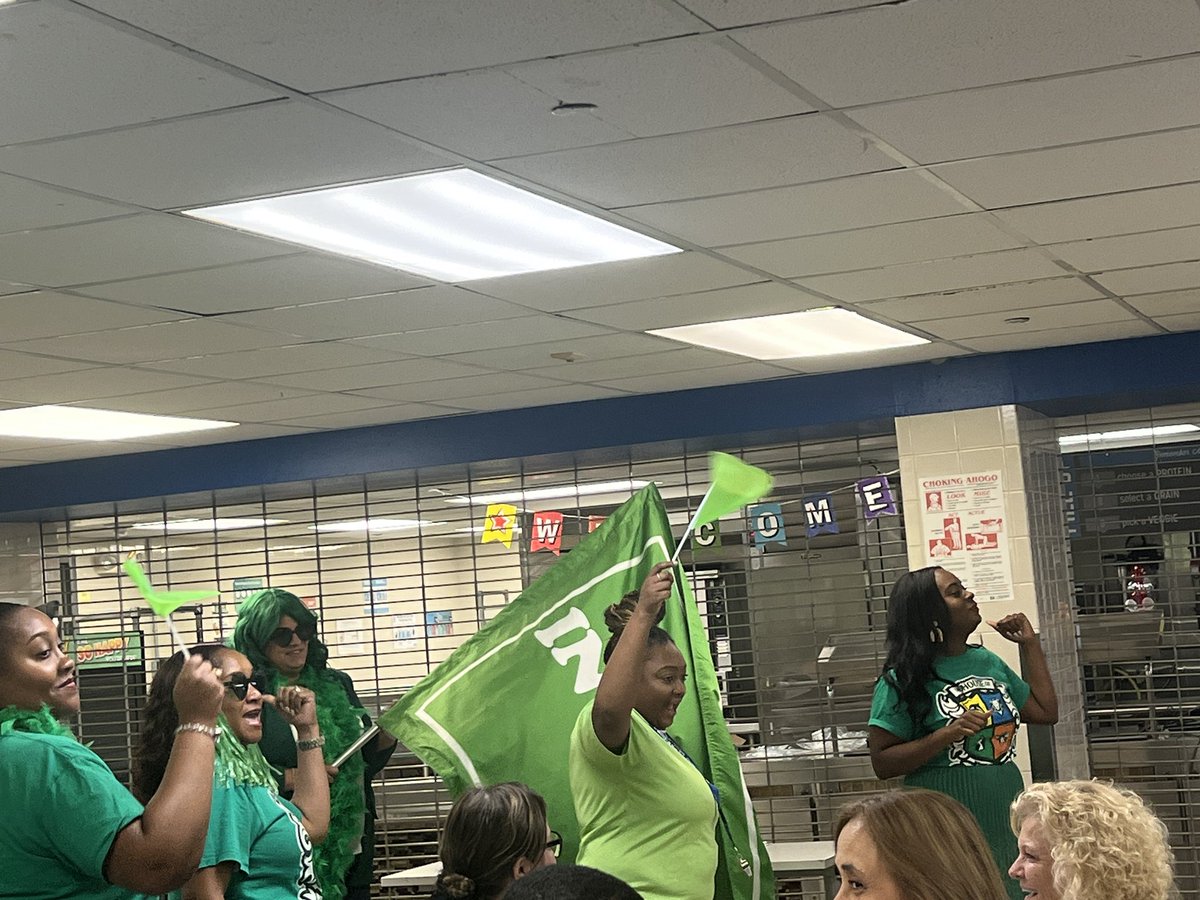 Cristin47444819's tweet photo. House pride showcase day 2!
#funda💛 #integrita💚 #houseoftruett 
@GabrielleMErvin 
@Padilla_AA 
@GWTruett https://t.co/nmUGxtrppk