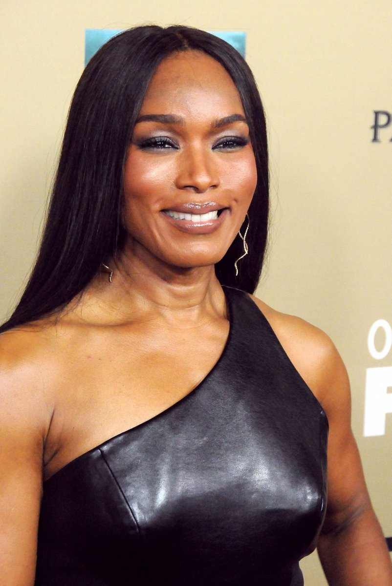 AngelaASSett's tweet photo. How much Beauty. ❤️

#AngelaBassett #MarvelActress #MovieStar #BlackPanther #WakandaForever #Queen #Ramonda #Gilf #MatureWoman #Hottest #Beautiful #Mommy #Sexy #OlderFemale #FuckMeat #Fuckable #Perfection #BlackBeauty https://t.co/etryzViXGX