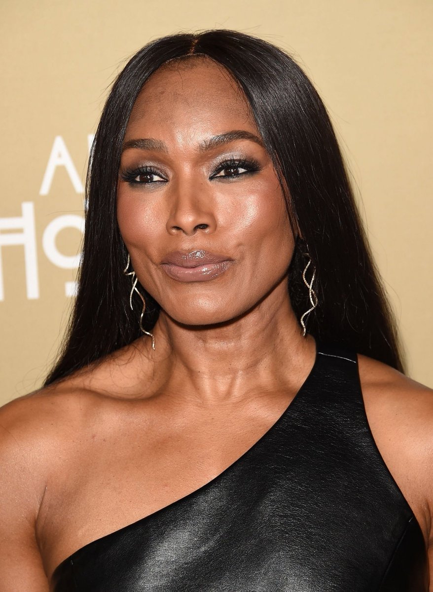 AngelaASSett's tweet photo. How much Beauty. ❤️

#AngelaBassett #MarvelActress #MovieStar #BlackPanther #WakandaForever #Queen #Ramonda #Gilf #MatureWoman #Hottest #Beautiful #Mommy #Sexy #OlderFemale #FuckMeat #Fuckable #Perfection #BlackBeauty https://t.co/etryzViXGX