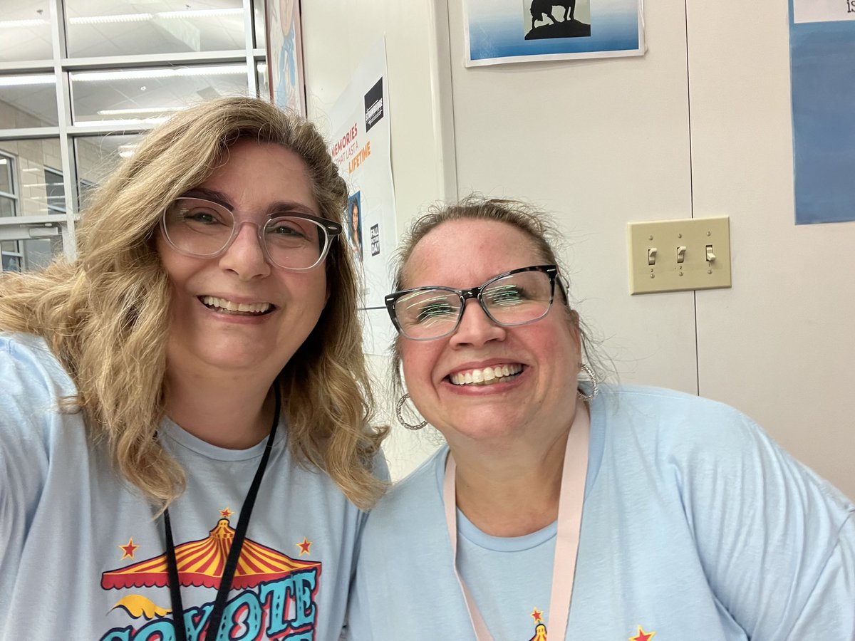 cthompsonLISD's tweet photo. First day of photos, making connections, and building relationships at CRE #firstdayofschool #CREleads https://t.co/VVEvEvJ8y3