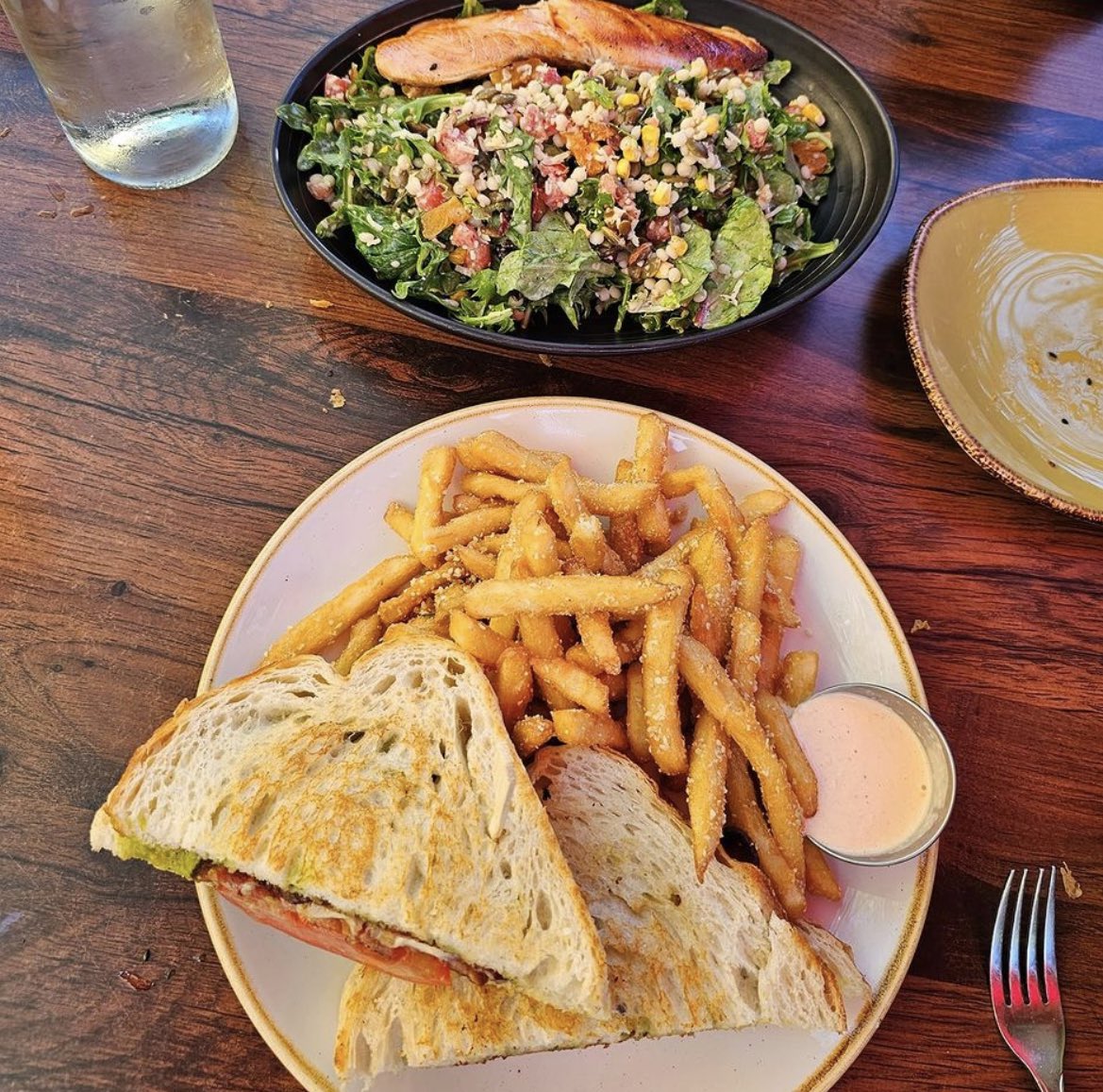 boisefork's tweet photo. We love (and appreciate) a good meal on the patio moment. 😍 #LoyalToLocal

📸 @brifredrick https://t.co/ylXRJCo9cD