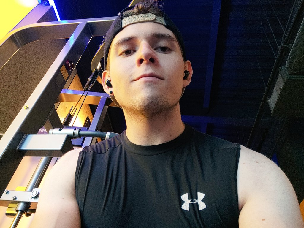 RomMartCue's tweet photo. ¿Le damos regreso al onlyfans? https://t.co/LMKhETPqNE