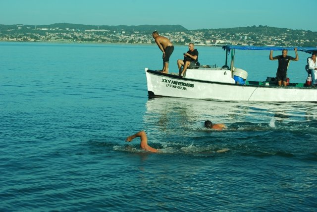 El tradicional cruce a 🏊 de la bahía de #Matanzas tendrá lugar este domingo 13 de agosto en saludo al natalicio del Comandante en Jefe Fidel Castro y en el marco de las celebraciones por el 12 de agosto, Día Internacional de la Juventud.
#13DeAgosto #MatancerosEnVictoria