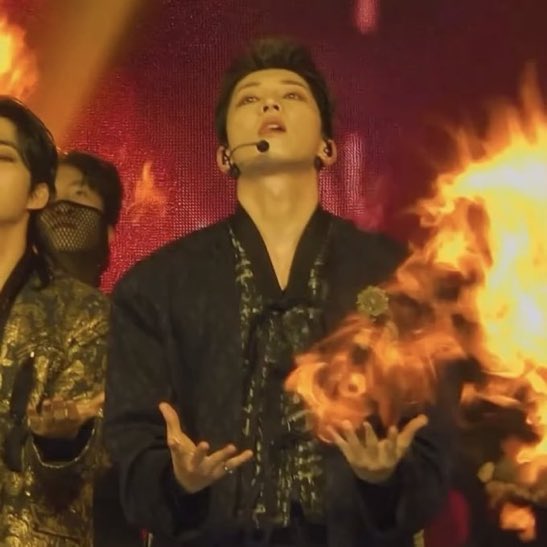 heybabydeul's tweet photo. he got the fire (2) https://t.co/Kvx1nBDxSC