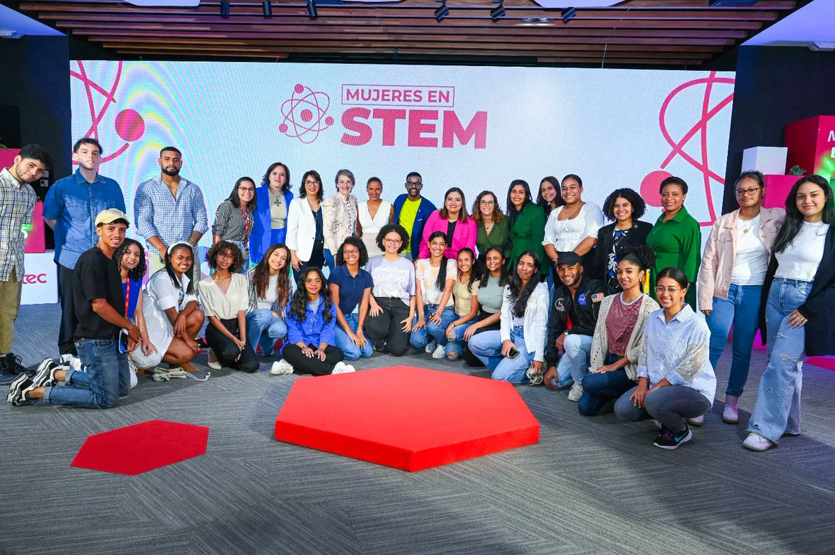 Tenemos que traer más inclusión a la Tecnología, Ciencia, Ingeniería y Matemáticas y para lograrlo hay que crear espacios que fomenten la importancia de la Mujer

Gracias <a href="/intecrd/">INTEC</a> y @bancobhd por fomentar espacios que construyen en el desarrollo de la mujer Dominicana y el país.