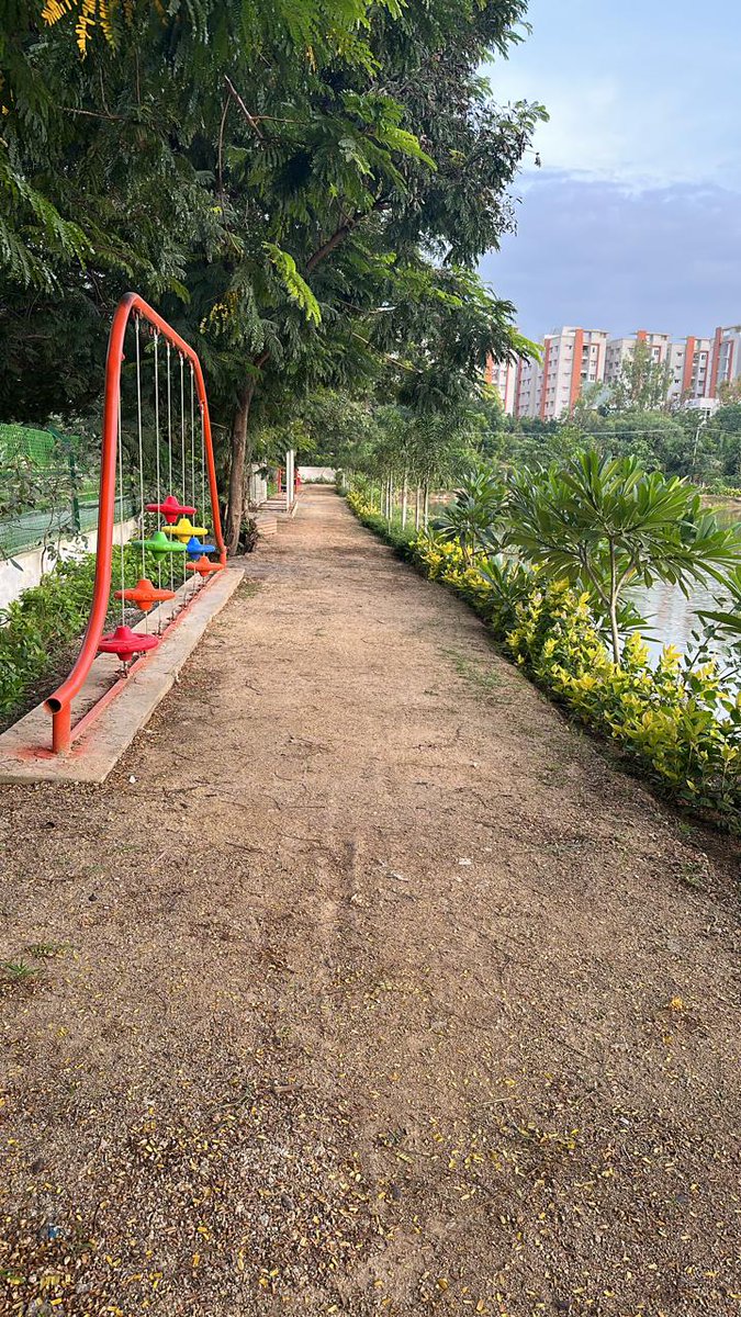 ZC_Kukatpally1's tweet photo. Relaxing fresh water lake space in qutubullapur cirlce. #Kukatpally zone. Developed greenery,  walking track, children play space, yoga zone and many more. #GHMC 

@KTRBRS 
@arvindkumar_ias 
@GadwalvijayaTRS 
@CommissionrGHMC https://t.co/3iu0zHcG6j