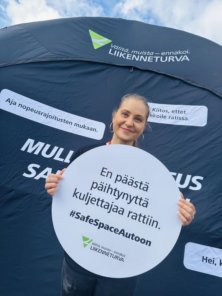 NiskaPetri's tweet photo. @Liikenneturva'n #SafeSpaceAutoon -kiertue mukana #simerock'issa. Tervetuloa vierailemaan osastollamme. #liikenneturvallisuus #simerock2023 #rovaniemi https://t.co/9wV6XBn7Ud