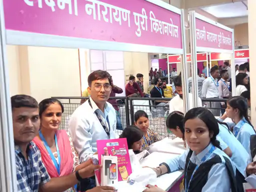 DainikBhaskar's tweet image. राजस्थान में आज से महिलाओं को फ्री स्मार्टफोन: जयपुर में गहलोत ने स्टूडेंट्स को फोन देकर की योजना की शुरुआत
dainik-b.in/Gghl7vuS8Bb
#Rajasthan #FreeSmartPhone #AshokGehlot