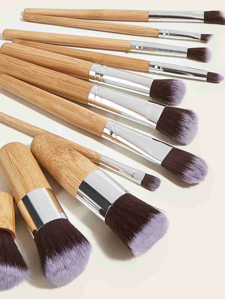 Crush innovative vegan makeup brushes – your eco-conscious beauty companion!

Crafted with cruelty-free synthetic bristles, this brush delivers impeccable performance while upholding your values. 

Tap the link to find it out🚀crushonbrush.com/product/nowa-1…
#crushbeauty #makeupbrush