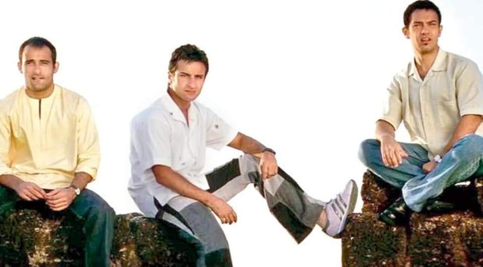 monicadixit's tweet photo. I had a different connect to Dil Chahta Hai. Having lived in Mumbai and having passed out of college just two years before DCH released all of it was more relevant than fantasy.I have never enjoyed a movie, as much as I enjoyed DCH, sitting in the third row.
 @FarOutAkhtar https://t.co/hmmjcOPWPm