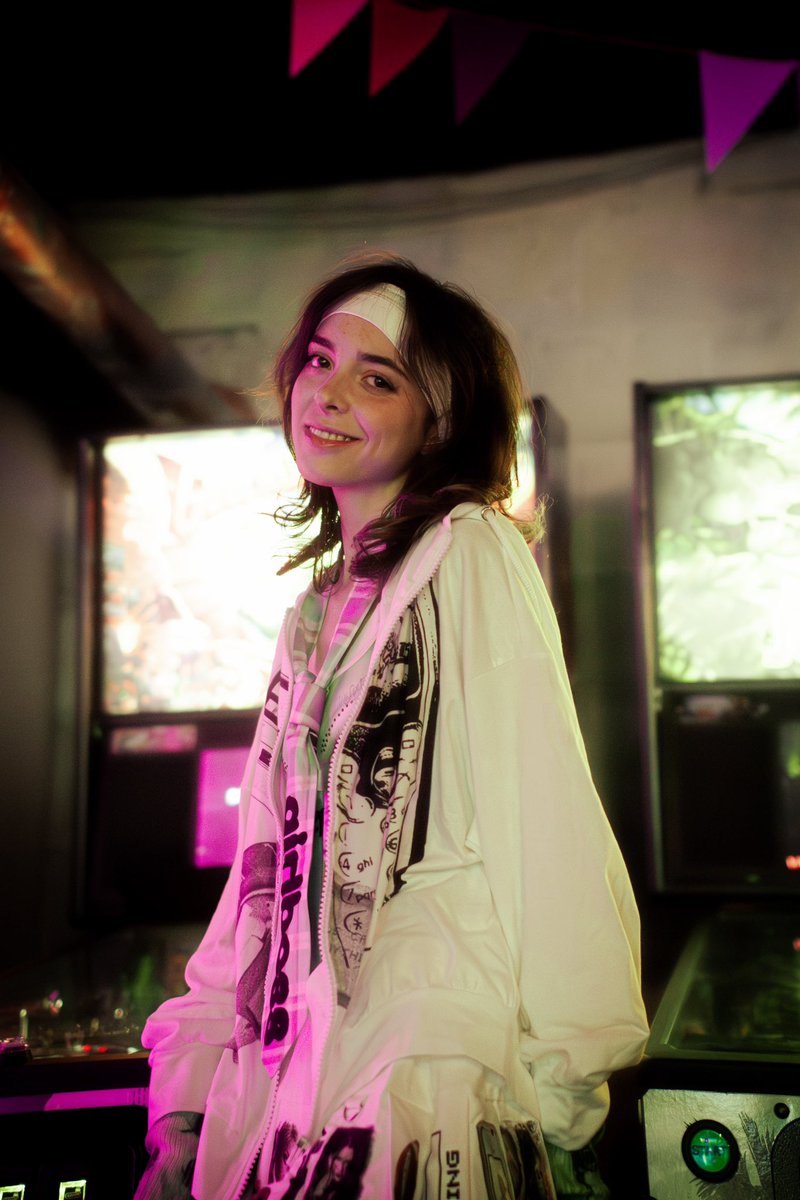 adrian (@adrianpinger) on Twitter photo Sophie Powers in Seattle xx Sophie Powers in Seattle xx