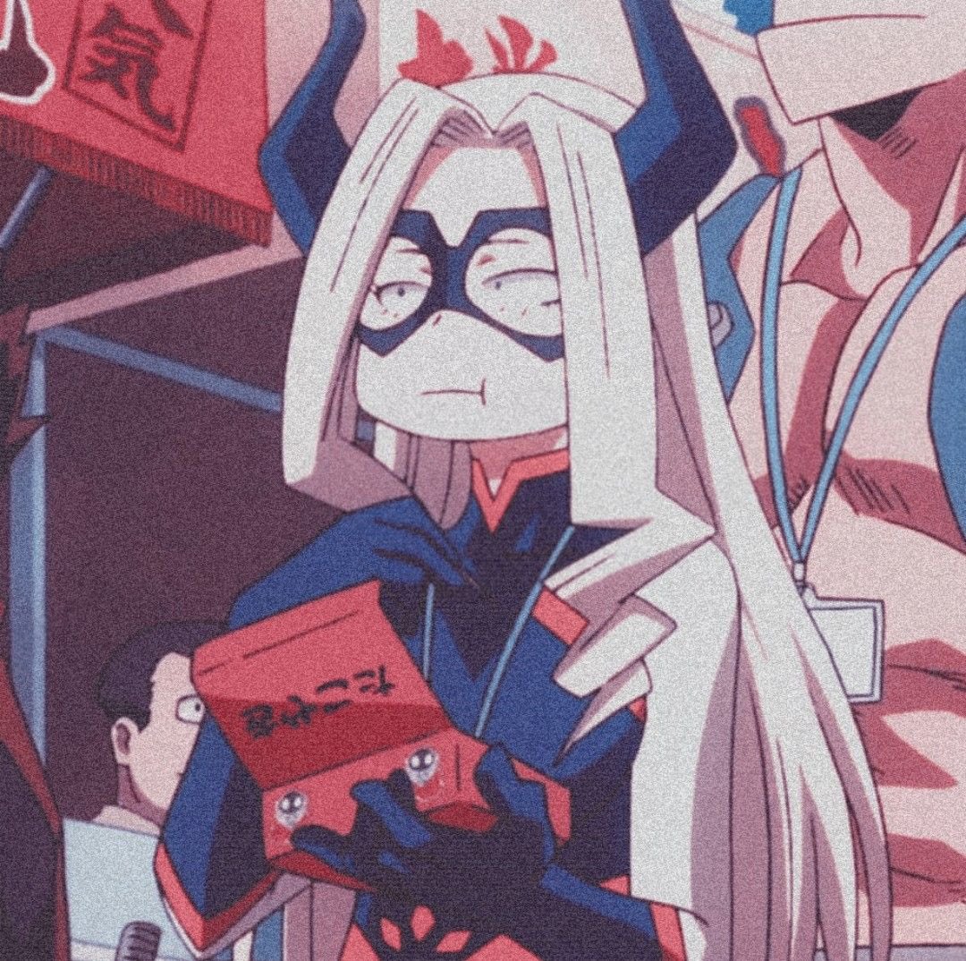 “ mmmmm… food. “