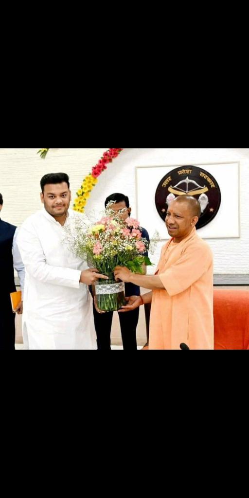 हे प्रजापालक शिक्षामित्र आपके बच्चे हैं कोई पिता अपने बच्चों से विमुख कैसे हो सकता है,
शि.मि.बहुत ही दयनीय स्थिति में जी रहा है और अवसाद में अपनी जान गंवा रहे हैं,
महोदय हम लोग शिक्षको के समान सभी काम करते हैं हमे समान कार्य का समान वेतन देने की कृपा करें।
<a href="/myogiadityanath/">Yogi Adityanath</a>