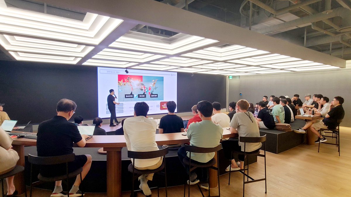 Old_SpicyGinger's tweet image. #Xociety team is planning for M6.
Previous holder test was to prove the team's development capabilities, this time we want to prove two things.
- Is it fun enough to spend time and money on?
- How do we actually realize interoperability to #WEB3?
@xocietyofficial