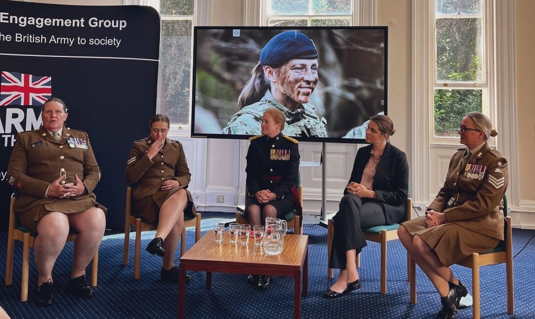 Holly Grayle tweet media