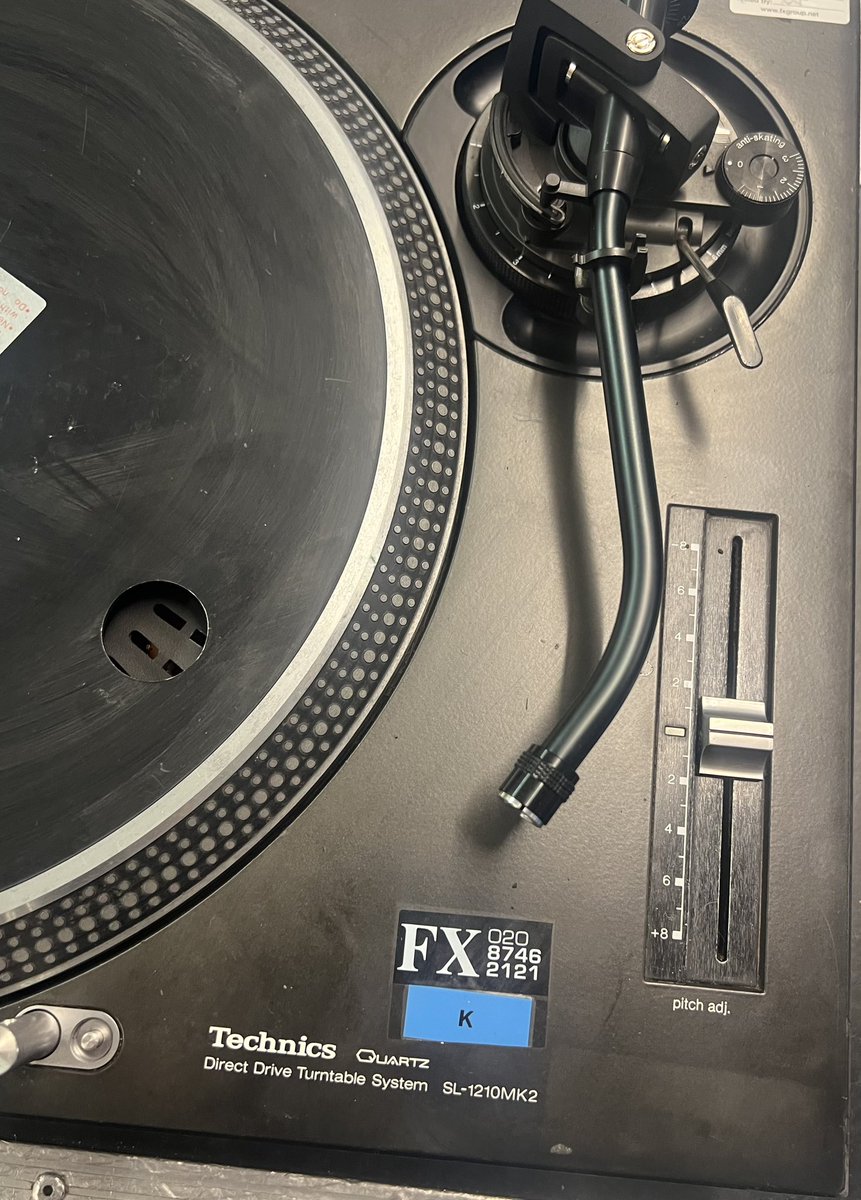 deck_doctor's tweet image. Service work &amp;amp; black tonearms to hire stock at FX Rentals Ltd. They have a huge amount of backline, Dj kit &amp;amp; some beautiful old vintage outboard 😍
#Technics1210 #Technics1200 #technicssl1210 #technicssl1200 #deck_doctor #deckdoctor #vinyl #tonearm
#technicssl1210mk2 #SL1210 #dj