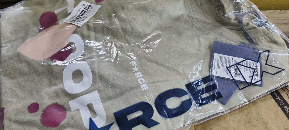 HaqSeReview's tweet photo. Finally Bought T-shirt From @ForceIXofficial ❣️
And I Must Say The Quality Is Damn Awesome 😎🫶🫶😎
@akshaykumar #ForceIX https://t.co/Jf1viAH4TQ
