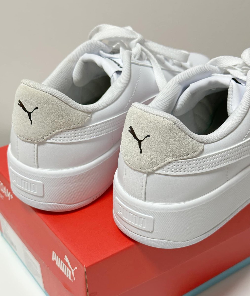Alinnary_'s tweet photo. กริ๊ด คือวันโปร8.8 เมื่อวานเพิ่งสั่งรองเท้าPUMA ไป แล้วใช้โค้ดส่วนลด คือราคาดีงามมาก เหลือคู่1536- เอง คุ้มสุดๆ แล้วรองเท้าน่ารักมาก สาซื้อรุ่น ￼PUMA BASICS สีขาว ใส่แล้วสบายมาก พื้นรองเท้านุ่ม  แถมน่ารักตรงปกด้วย สั่งวันเดียวได้รับของเลย ใครที่เล็งอยู่แนะนำเลยน๊า คุ้มมาก👟

พิกัด👉🏻 https://t.co/hlINSvQWpV