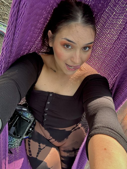 Hammock park earlier https://t.co/ev0tdD6Wth