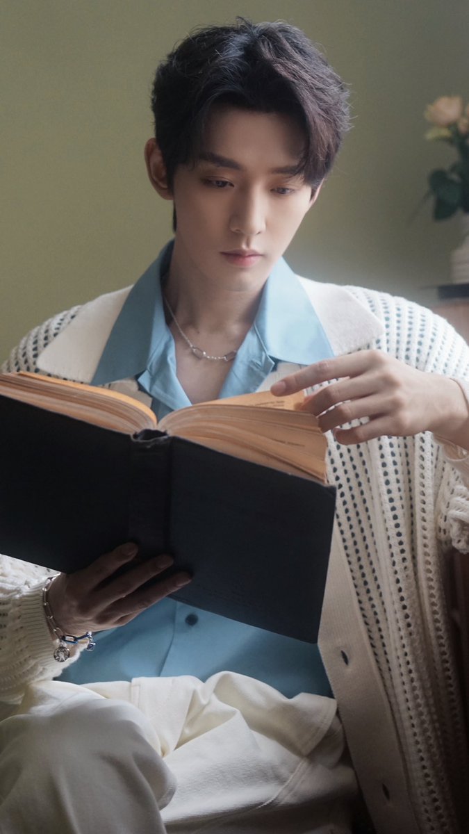 230810 Deng Wei Studio Update

午后遐想，走进温柔的朦胧@邓为D 
Afternoon reverie, walking into the gentle haze #DengWei

🔗 weibo.com/7623559097/493…

#邓为 #dengwei #邓为涂山璟 #邓为长相思 #lostyouforever #lyf #chinesedrama #cdrama #长相思 #dengweistudio #邓为工作室