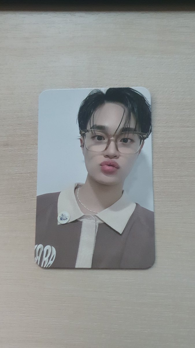 본챔스 옷 산거 왔는데 대휘 포카 넘 기여워서 눙물ㅠㅠ
똘망이 우래기💜💜
#AB6IX #이대휘