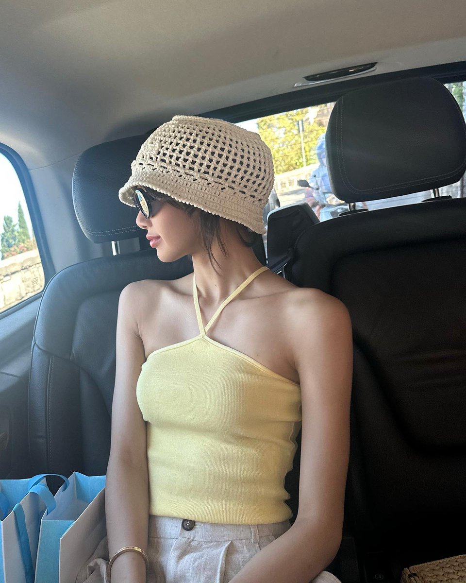 jenniesrenes's tweet photo. lisa ig update! https://t.co/jRuUVJs5Co