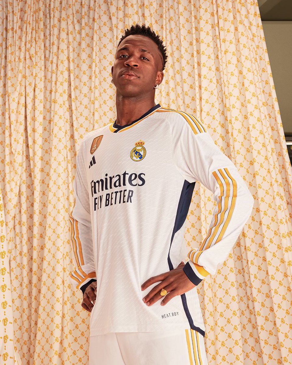 ActuFoot_'s tweet photo. Voici les trois maillots du Real Madrid pour la saison 2023/24. 🤍

Vous aimez ? https://t.co/poiwT3l8Wv