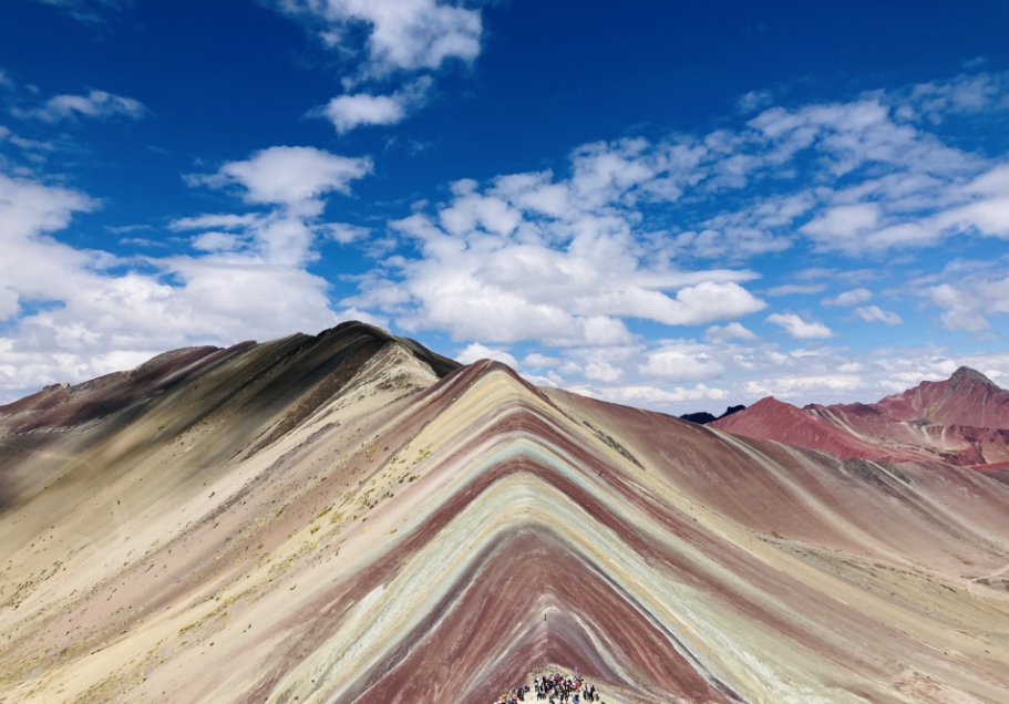 PipersCornerSch's tweet image. We&apos;re so happy that our #PipersSenior students had the unforgettable experience of climbing Rainbow Mountain on their trip to Peru. 

The team showed great resilience and were treated to spectacular views and the company of adorable llamas and alpacas 🇵🇪
