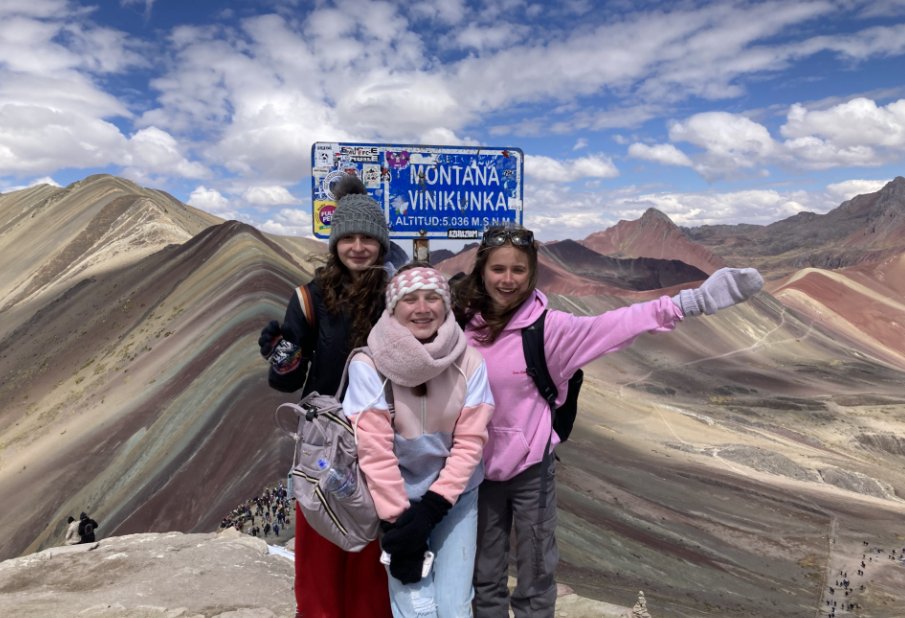 PipersCornerSch's tweet image. We&apos;re so happy that our #PipersSenior students had the unforgettable experience of climbing Rainbow Mountain on their trip to Peru. 

The team showed great resilience and were treated to spectacular views and the company of adorable llamas and alpacas 🇵🇪
