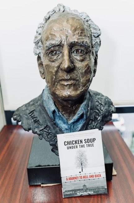 A bust Frances sculpted at a recent event marking the launch of Ivor Perl BEM’s new book, Chicken Soup Under the Tree. The 91 year-old Holocaust survivor has documented his life for future generations to remember the tragedies of the Holocaust

lemonsoul.com/products/chick…