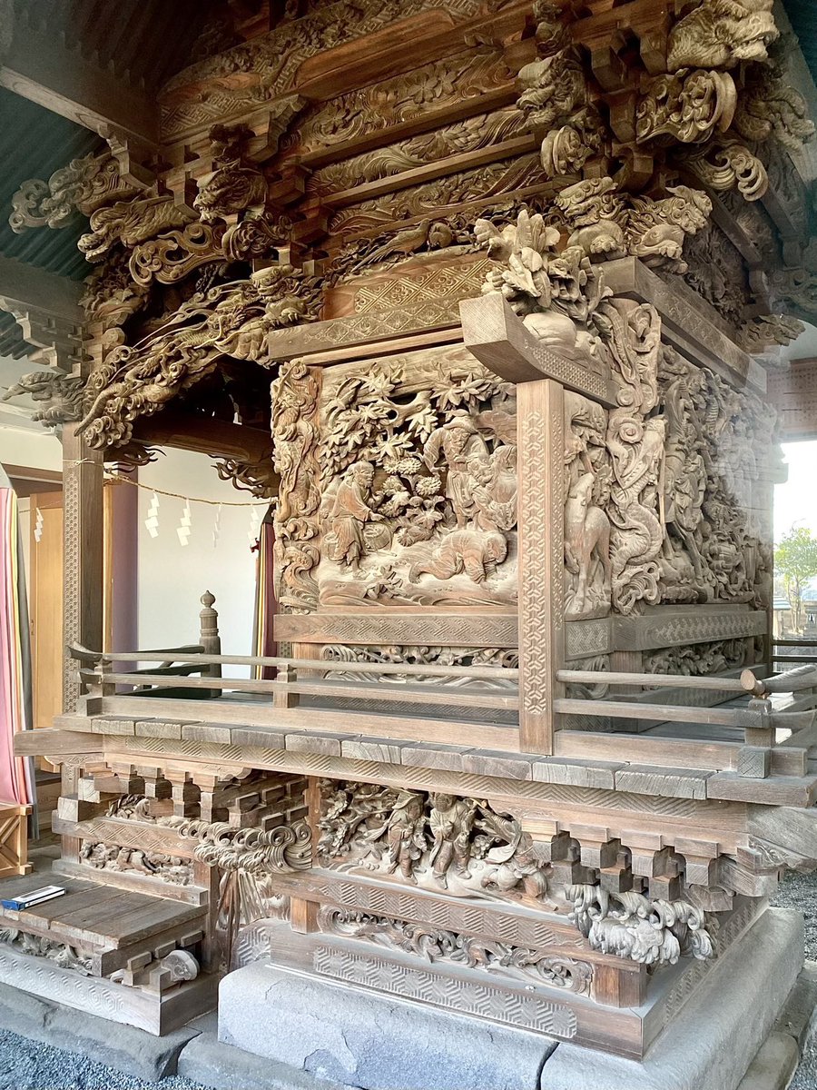 ikkaisai's tweet photo. ＃神社仏閣 がトレンド入りしてますので、個人的にオススメな ＃群馬県 の彫り物ガッツリ系神社さんを挙げますね！
１枚目：伊勢崎神社（伊勢崎市）
２枚目：板倉雷電神社（板倉町）
３枚目：桐生天満宮（桐生市）
４枚目：半田早尾神社（渋川市） https://t.co/UakNwQkgJ6