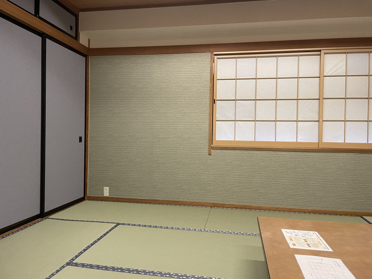 sagagrace1's tweet photo. こんにちは_(:3 」∠)_
久しぶりの更新となります🙇‍♂️
暑い日が続いていますが、皆様お元気でしょうか？（���ω＾）

当館は現在「畳」とお部屋の「壁紙」を新調中です！
新しい畳の匂いと、お部屋ごとに違う壁紙を是非お楽しみ下さい！＼( 'ω')／ﾊﾞｯ
#嵯峨グレースホテル https://t.co/mSFuWhFBVz
