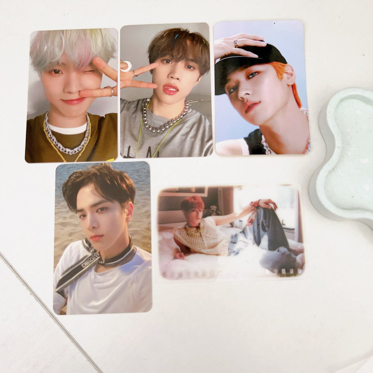 hwiverse_'s tweet photo. wtt ph tbz

the boyz be aware desire ver.💚

have:
Q and Sunwoo selfie
juyeon emotion and film 
younghoon special kit selfie

want:
any sangyeon counter part in desire ver. and special kit

[tags]
wts wtb ph the boyz changmin first press

#bentanideb https://t.co/9HkuJA5xS2