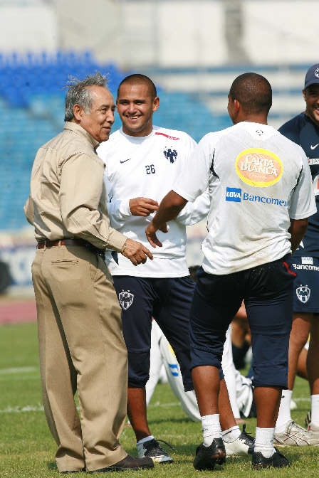 SancadillaNorte's tweet photo. QEPD Benjamín Leos, un directivo administrativo de muchos años en el Club de Futbol Monterrey. Mi más sentido pésame para su familia y seres queridos. https://t.co/f1sAPyqjnS
