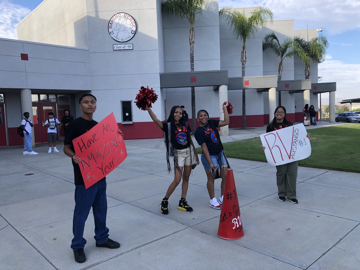 keepingupwithrv's tweet photo. It was an AWESOME 1st day back with our Mustang staff and students!๐โค๏ธ Weโre looking forward to a great year!๐ 3/3 #vvfirstday23 @RVHSMerilus @RVHS_Mustangs https://t.co/bjM3G4jV21