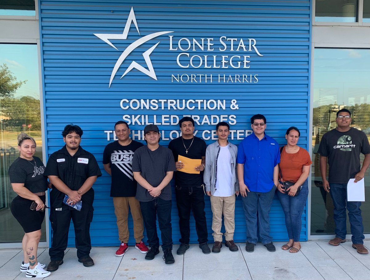 Recent <a href="/BlansonCTEHS/">Blanson CTE HS</a>  grads are enrolled 🎉Ready to start our Machining program <a href="/LSCNorthHarris/">LSC-North Harris</a> 
We also provided parents a tour of  our Machining facility with state of the art equipment. #machining #WorkforceWednesday #CTE #aldineisd #changinglives #buildingawareness