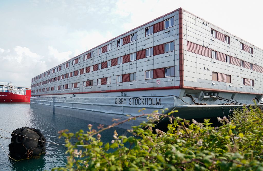 JustCollapse's tweet photo. The tourism industry adapts to #collapse:
The UK is now ‘housing’ asylum seekers in a floating prison/hotel, after numbers skyrocketed from a couple of hundred to over 40K in 5 yrs.
Its being run by a travel company.
#CollapseCapitalism - making money on the down.
#JustCollapse https://t.co/cUnJxGXOD3
