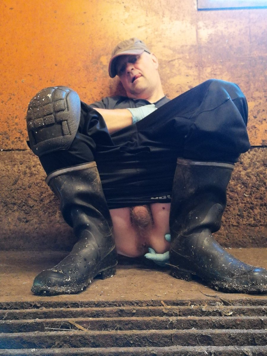 Mikkeman45's tweet photo. So horny farmer😈 https://t.co/9JICW7IzXp